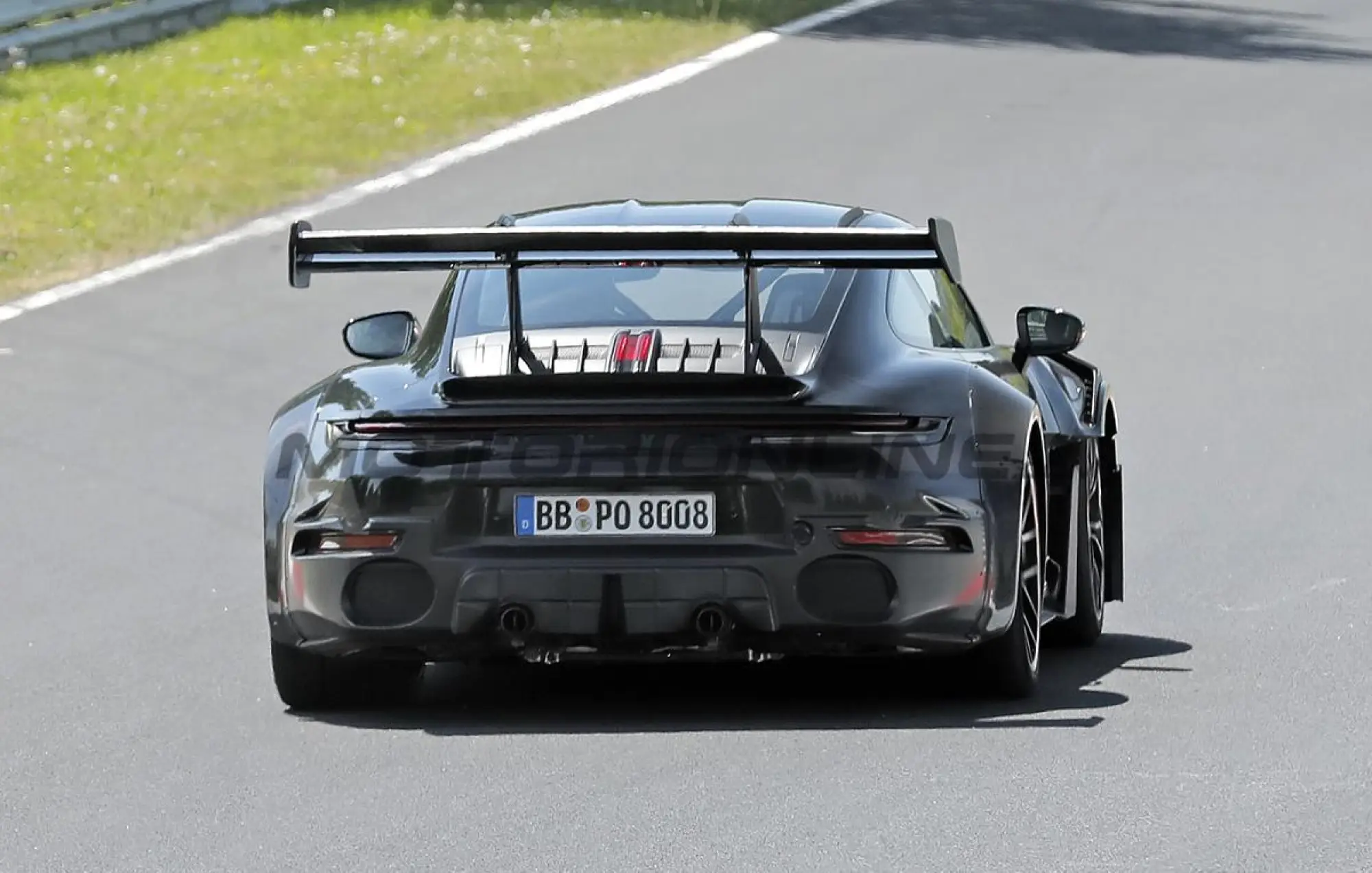Porsche 911 GT2 RS 2026 - Foto spia 19-05-2025 - 10