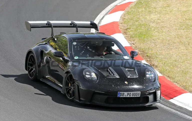Porsche 911 GT2 RS 2026 - Foto spia 19-05-2025 - 7