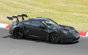 Porsche 911 GT2 RS 2026 - Foto spia 19-05-2025 - 4