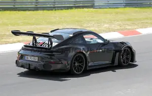 Porsche 911 GT2 RS 2026 - Foto spia 19-05-2025 - 5