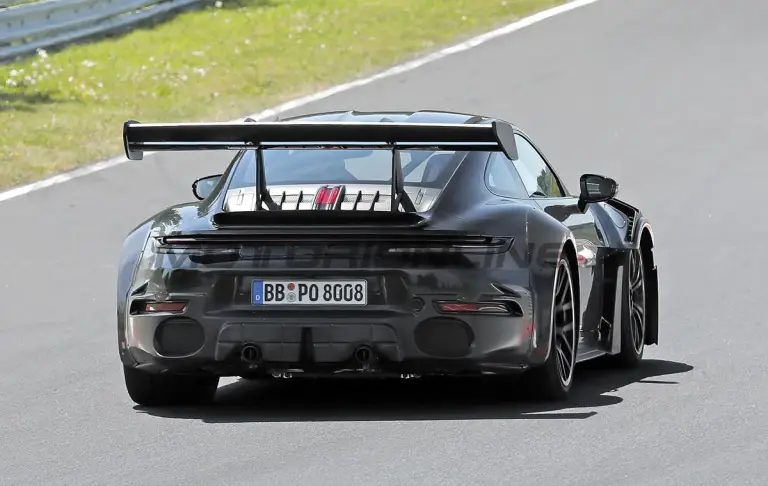 Porsche 911 GT2 RS 2026 - Foto spia 19-05-2025 - 8