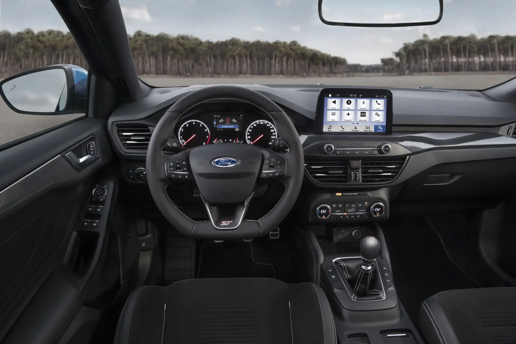 Ford Focus 2025: foto, prezzo, dimensioni, interni - 1