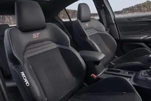 Ford Focus 2025: foto, prezzo, dimensioni, interni