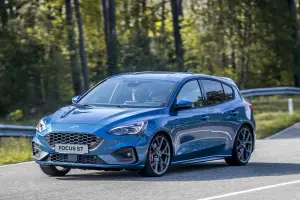 Ford Focus 2025: foto, prezzo, dimensioni, interni