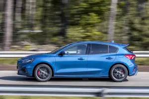 Ford Focus 2025: foto, prezzo, dimensioni, interni