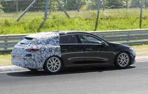 Mercedes CLA Shooting Brake 2026 - Foto spia 20-05-2025 - 5