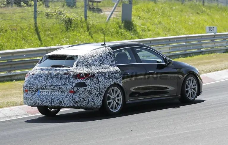 Mercedes CLA Shooting Brake 2026 - Foto spia 20-05-2025 - 8