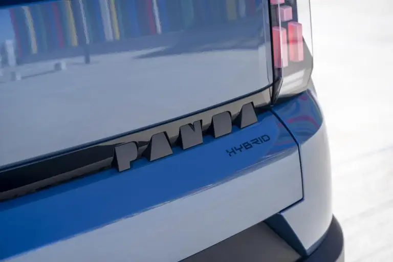 Fiat Grande Panda Hybrid - 15