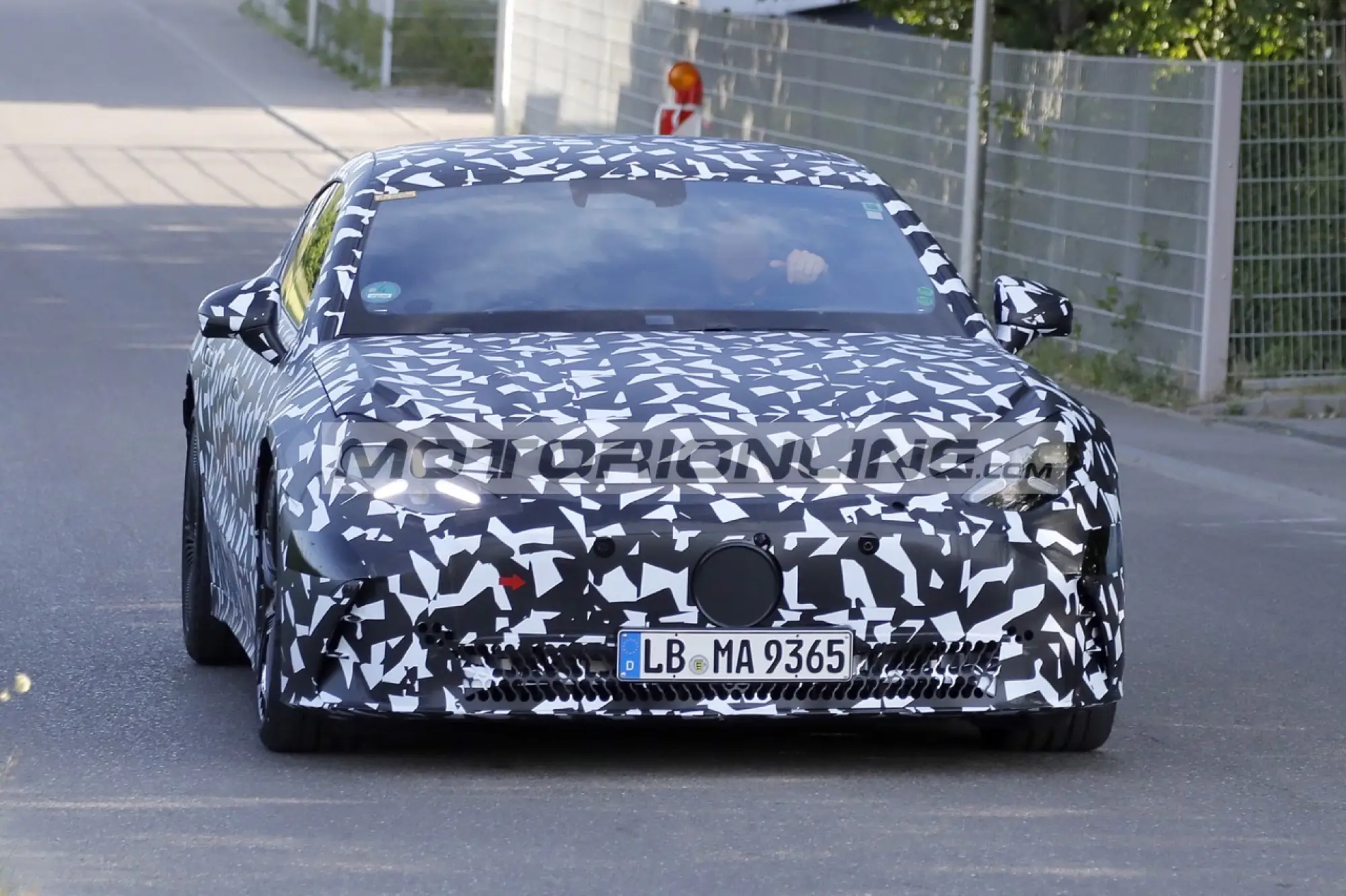 Mercedes AMG GT 4 porte - Foto spia 20-5-2025 - 1