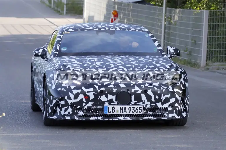 Mercedes AMG GT 4 porte - Foto spia 20-5-2025 - 1