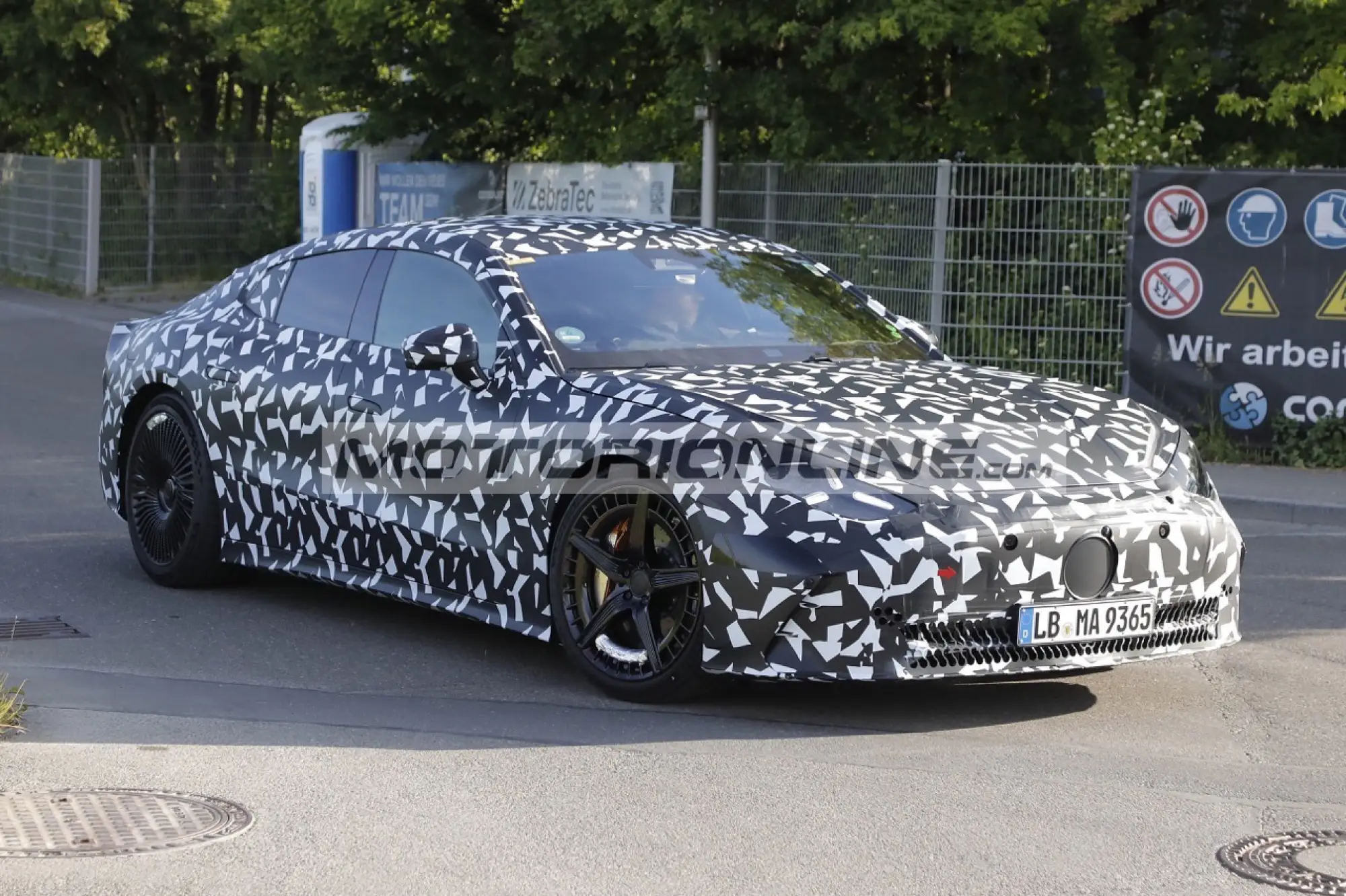 Mercedes AMG GT 4 porte - Foto spia 20-5-2025 - 2