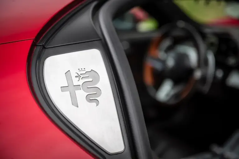 Alfa Romeo 33 Stradale - Media Drive - 12