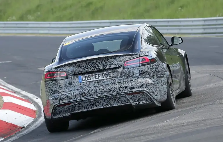 Tesla Model S Plaid 2026 - Foto spia 21-05-2025 - 8