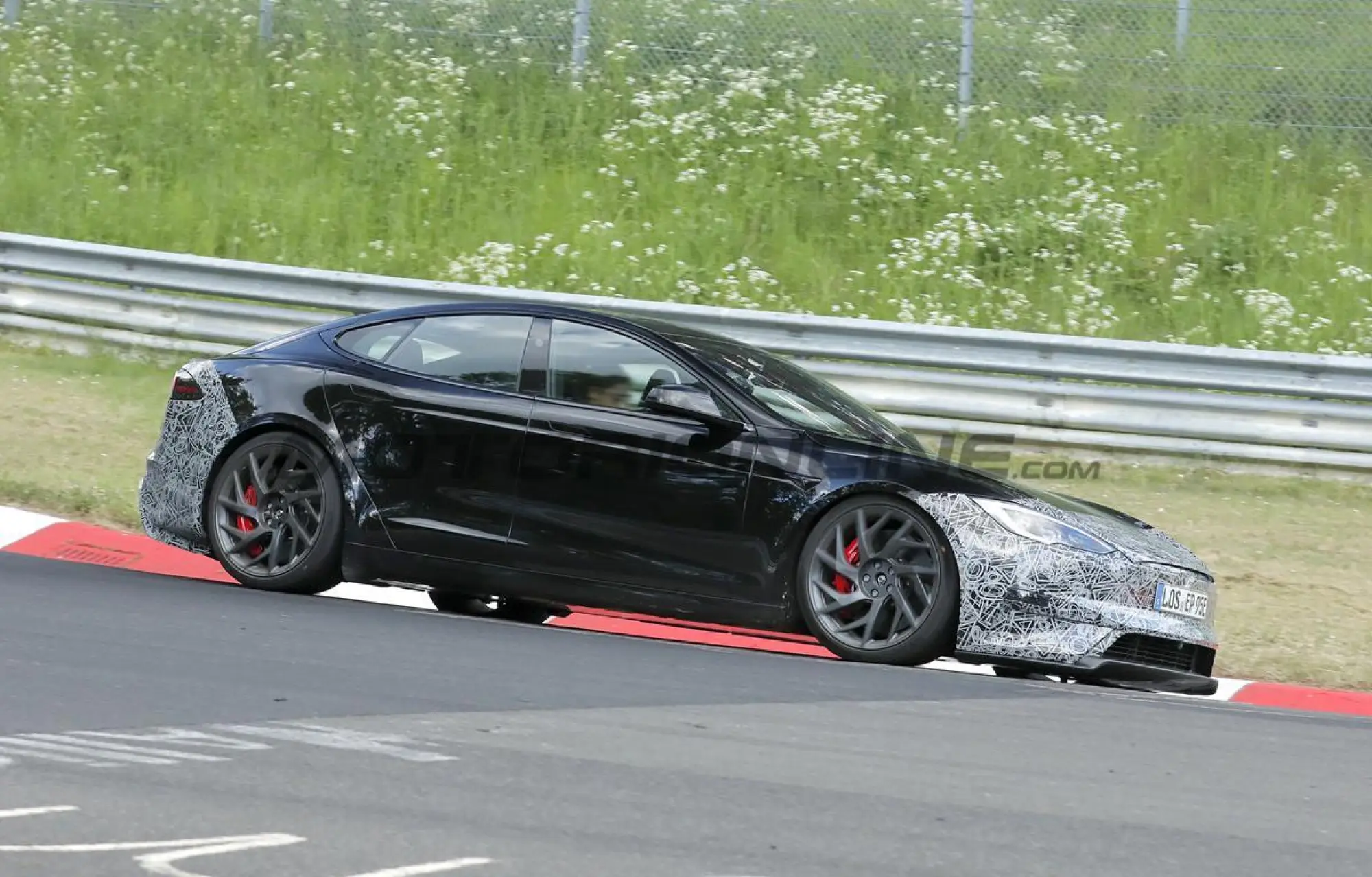 Tesla Model S Plaid 2026 - Foto spia 21-05-2025 - 4