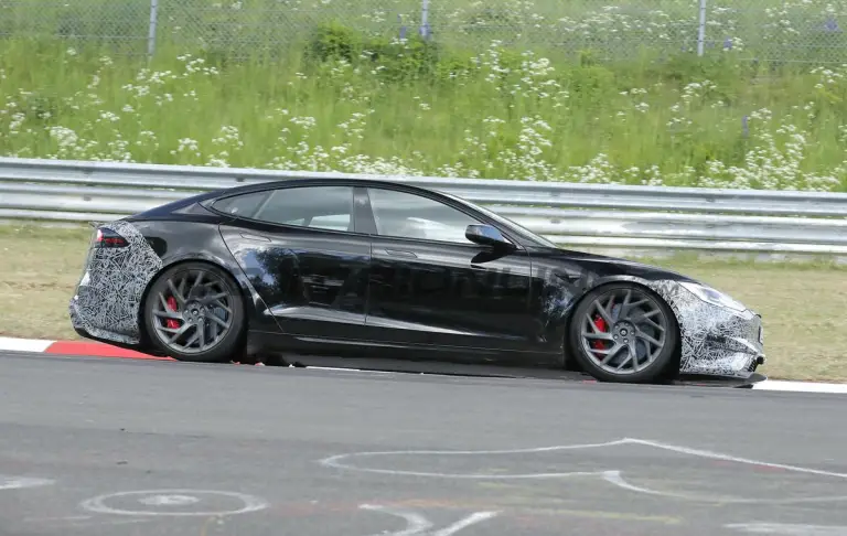 Tesla Model S Plaid 2026 - Foto spia 21-05-2025 - 7