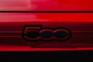 Fiat 500X 2025 prezzo, foto, dimensioni, allestimenti