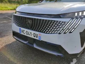 Peugeot e-3008 Dual Motor - Prova Foresta Nera