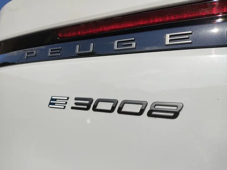 Peugeot e-3008 Dual Motor - Prova Foresta Nera - 11