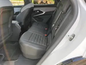 Peugeot e-3008 Dual Motor - Prova Foresta Nera