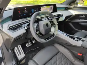 Peugeot e-3008 Dual Motor - Prova Foresta Nera
