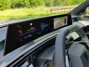Peugeot e-3008 Dual Motor - Prova Foresta Nera