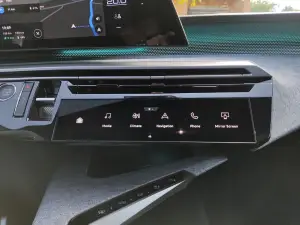 Peugeot e-3008 Dual Motor - Prova Foresta Nera