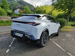 Peugeot e-3008 Dual Motor - Prova Foresta Nera