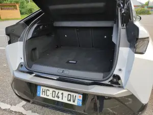 Peugeot e-3008 Dual Motor - Prova Foresta Nera