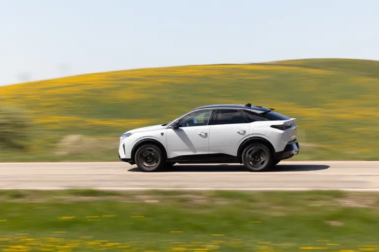 Peugeot e-3008 Dual Motor - Prova Foresta Nera - 33