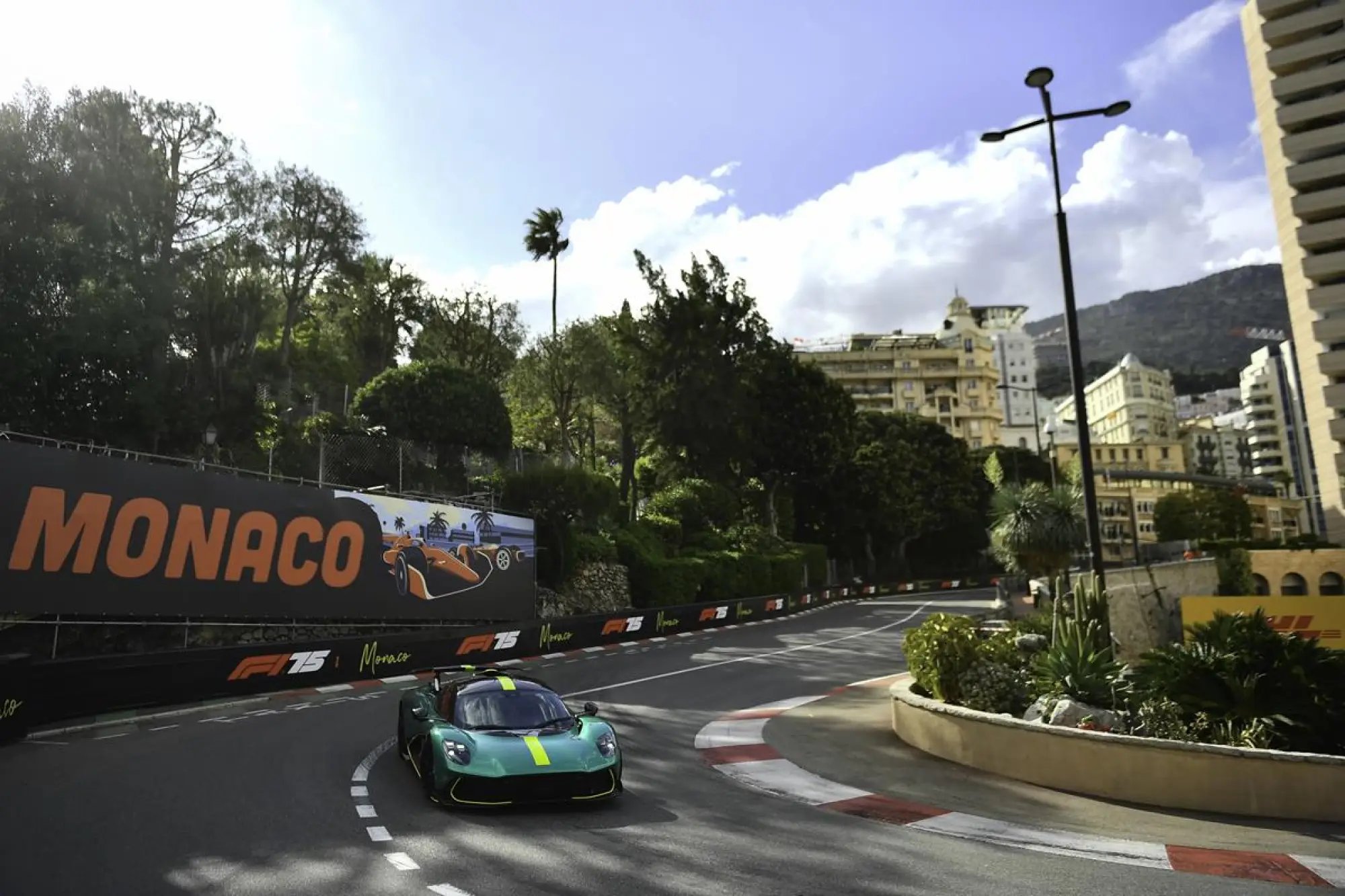 Aston Martin Valhalla - Debutto dinamico - 9