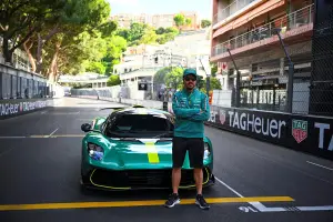 Aston Martin Valhalla - Debutto dinamico - 5