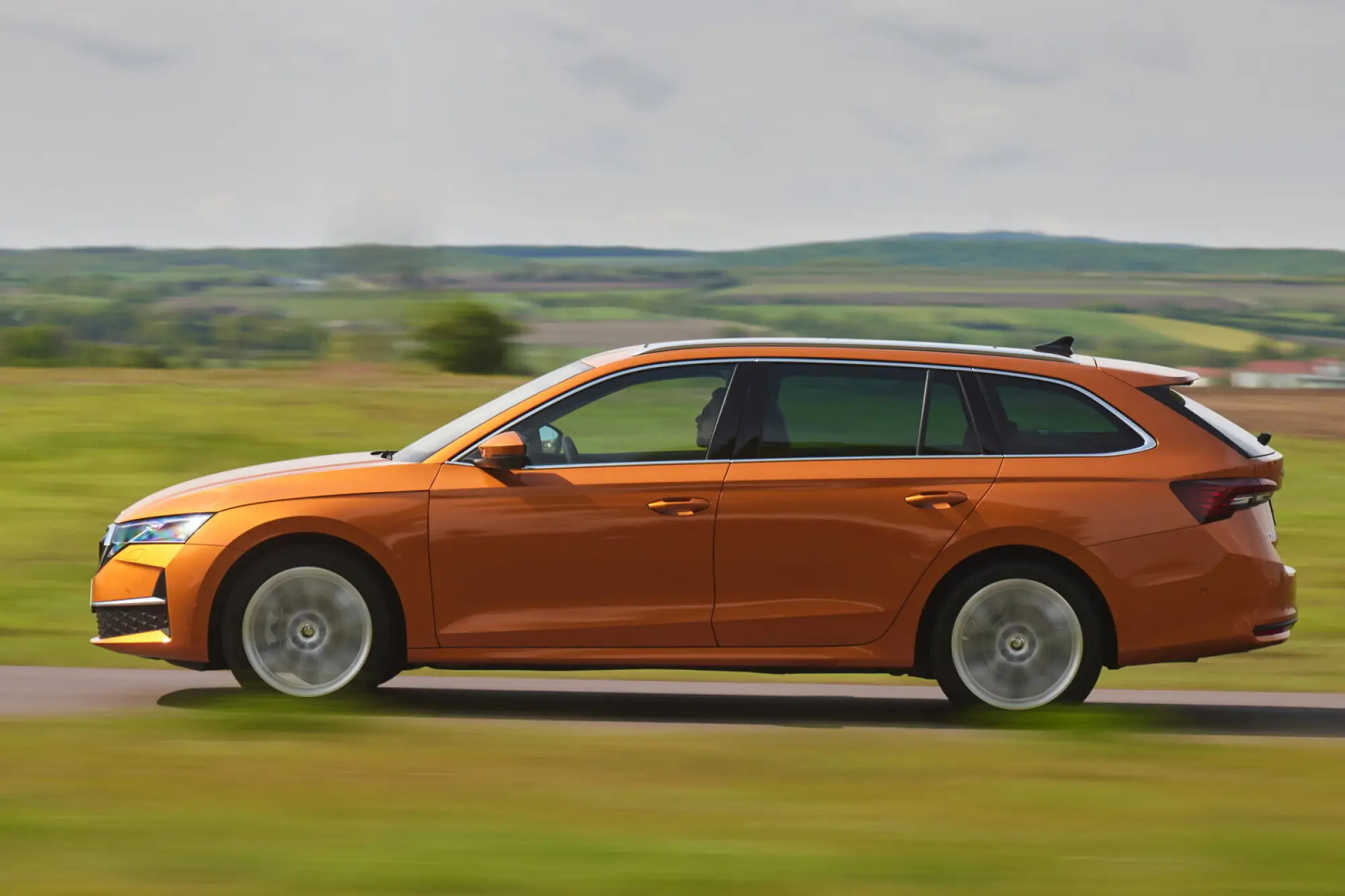 Skoda Octavia Wagon 2025: prezzo, foto, dimensioni, allestimenti - 8