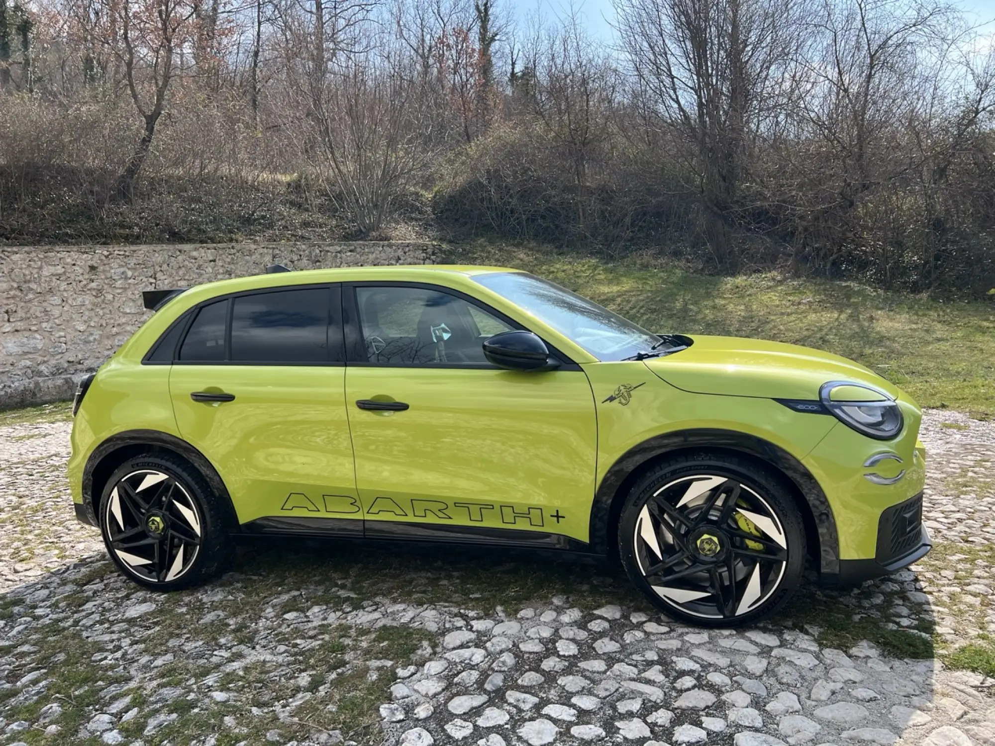 Abarth 600e Car Var - 5