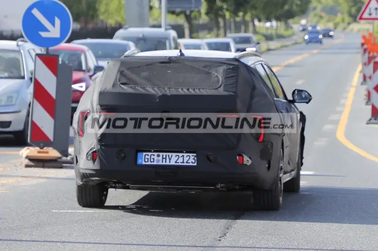 Kia Ceed SW - Foto spia 27-5-2025 - 12