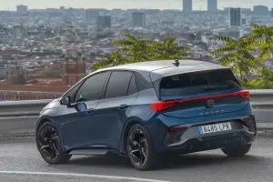 Cupra Born 2025: foto, prezzo, dimensioni e allestimenti