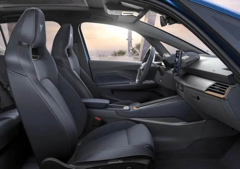 Cupra Born 2025: foto, prezzo, dimensioni e allestimenti - 7