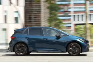 Cupra Born 2025: foto, prezzo, dimensioni e allestimenti