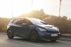 Cupra Born 2025: foto, prezzo, dimensioni e allestimenti