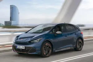 Cupra Born 2025: foto, prezzo, dimensioni e allestimenti