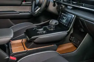 Mazda MX-30 2025: prezzo, foto, dimensioni e allestimenti - 5