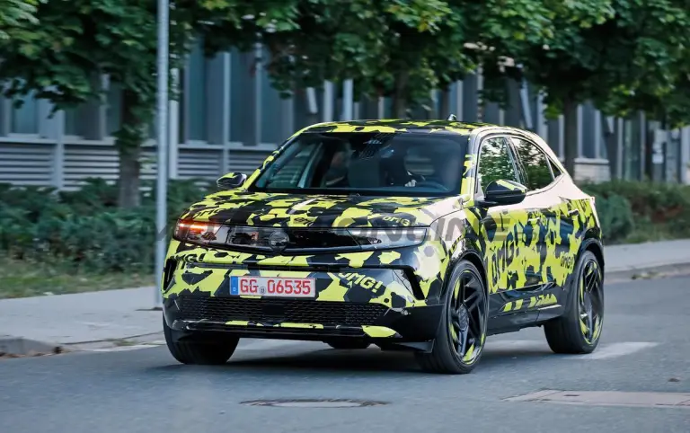 Opel Mokka GSE - Foto spia 04-06-2025 - 12