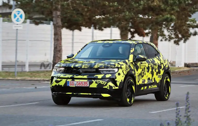 Opel Mokka GSE - Foto spia 04-06-2025 - 4
