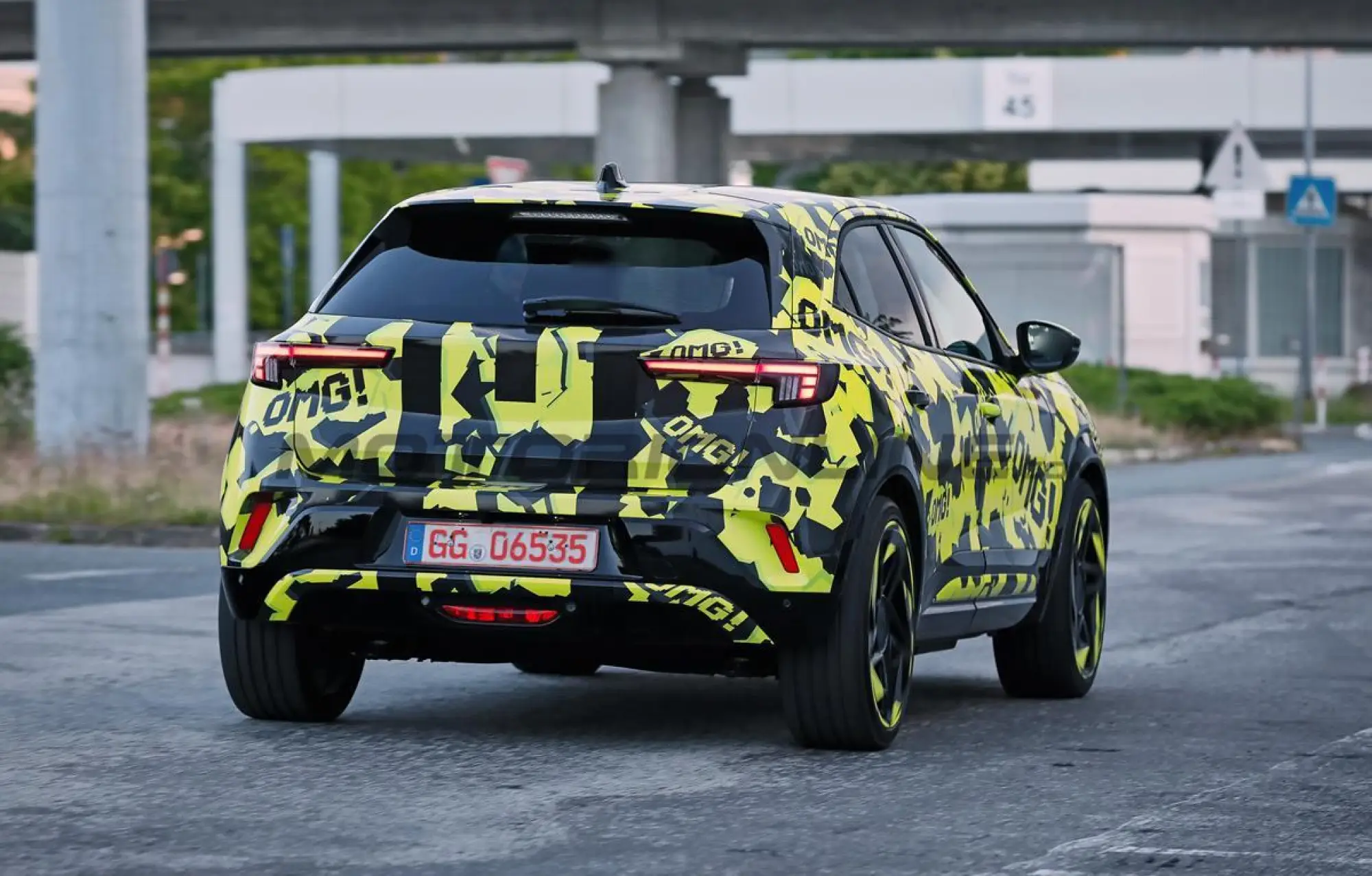 Opel Mokka GSE - Foto spia 04-06-2025 - 23