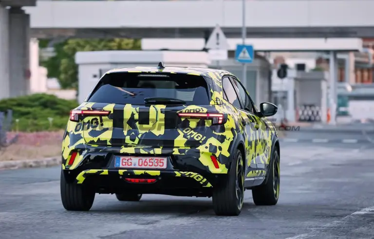Opel Mokka GSE - Foto spia 04-06-2025 - 25