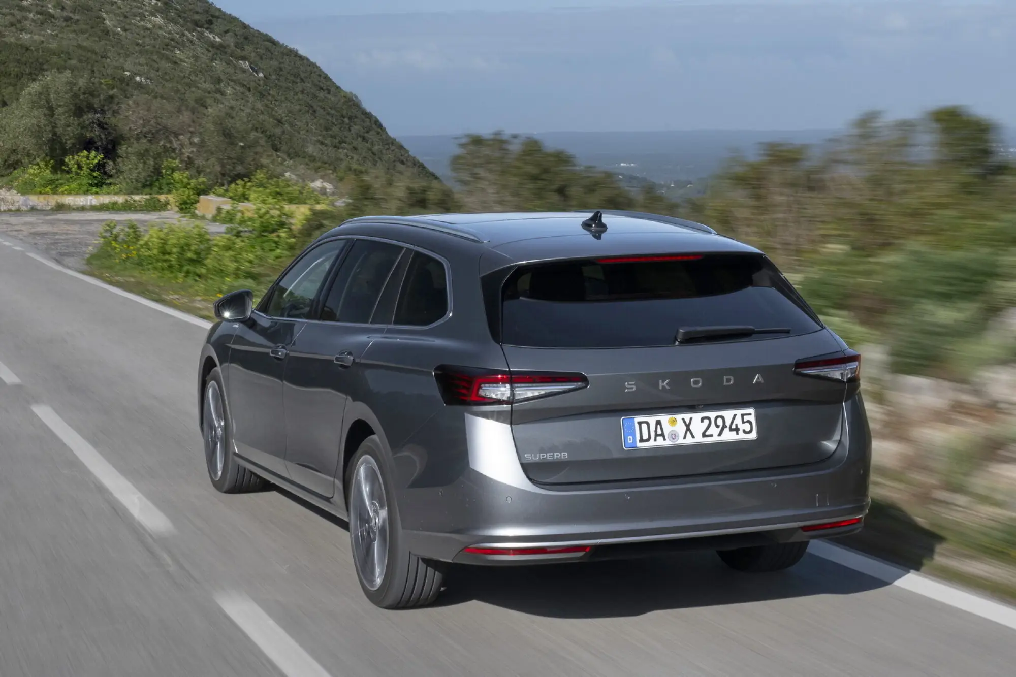 Skoda Superb Wagon 2025: prezzo, foto, dimensioni, allestimenti - 8