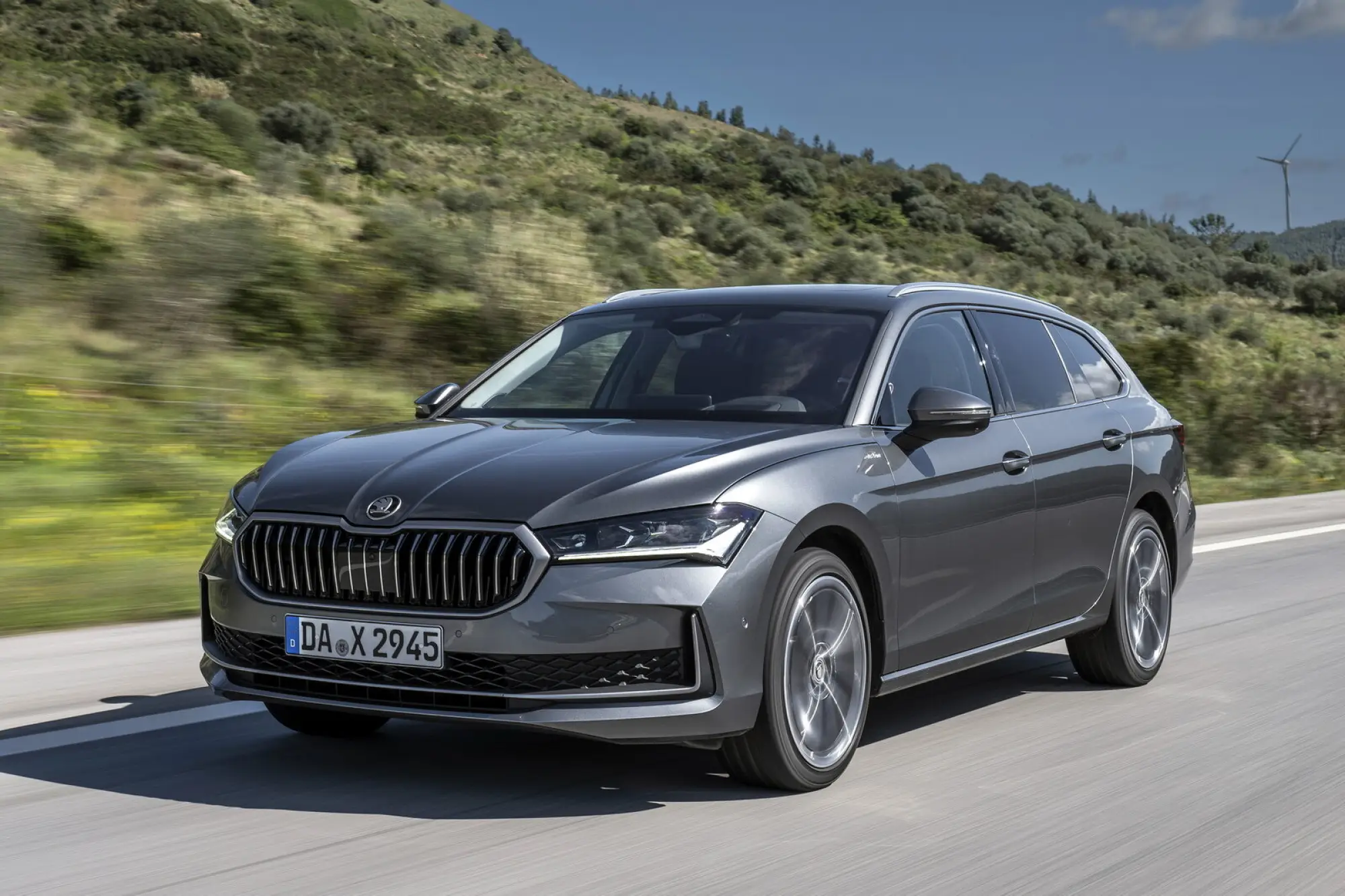 Skoda Superb Wagon 2025: prezzo, foto, dimensioni, allestimenti - 3
