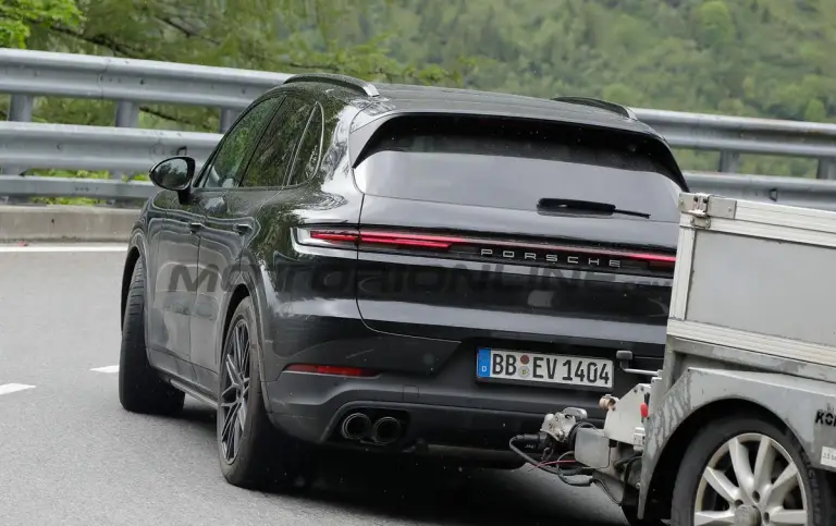 Porsche Cayenne 2026 - Foto spia 04-06-2025 - 9