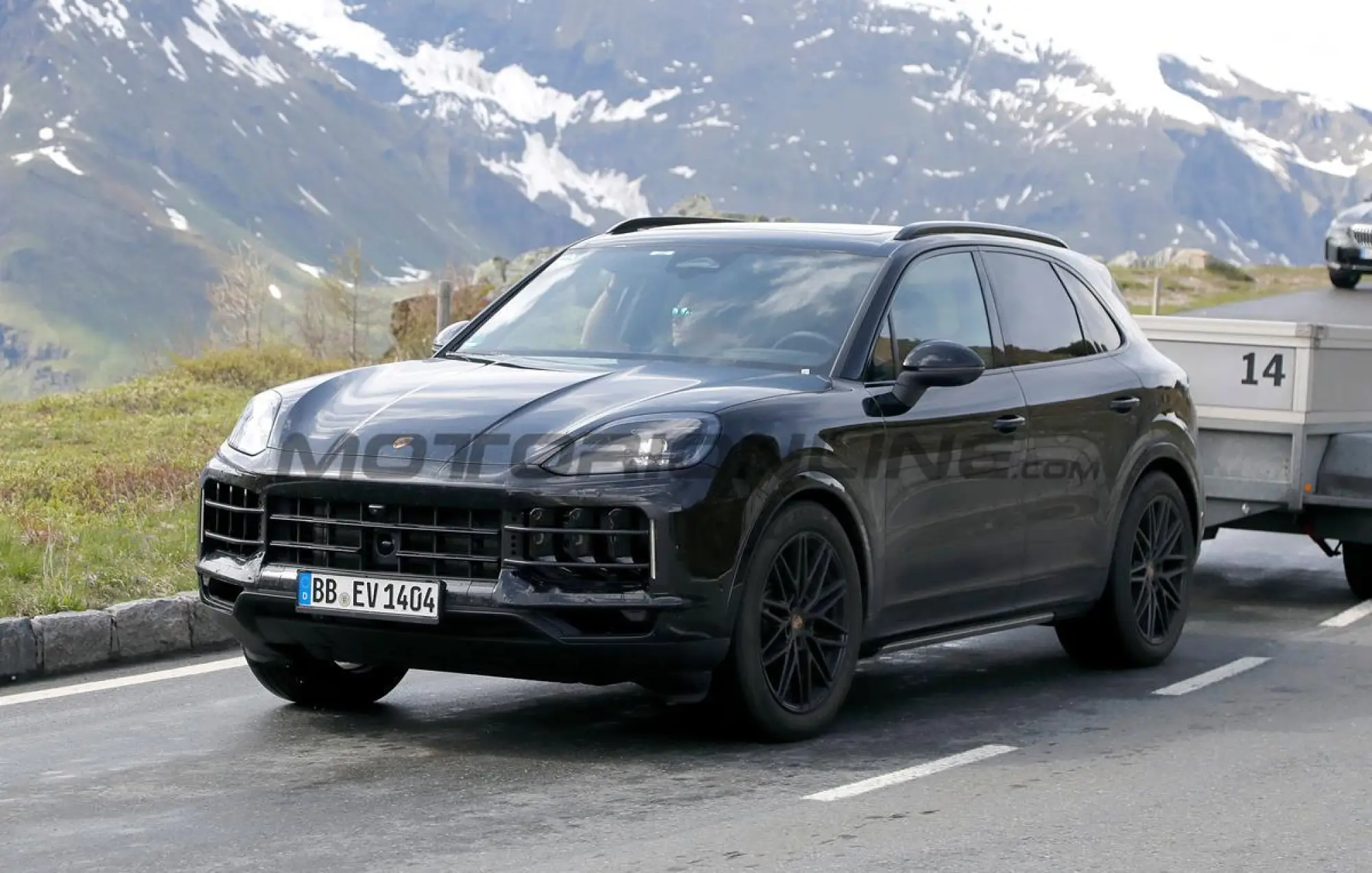 Porsche Cayenne 2026 - Foto spia 04-06-2025 - 13