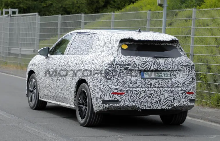Skoda SUV 7 posti - Foto spia 05-06-2025 - 16