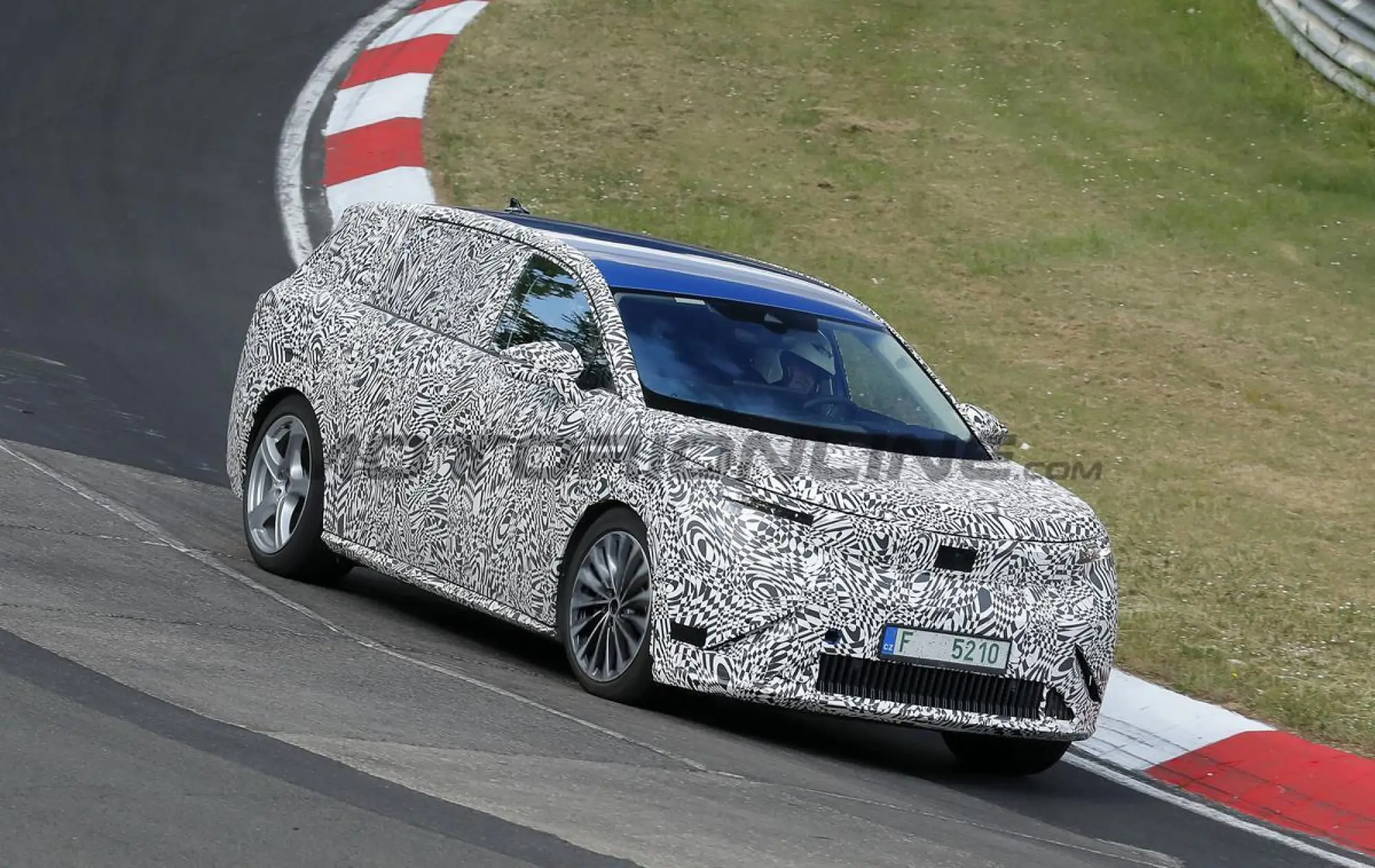 Skoda SUV 7 posti - Foto spia 05-06-2025 - 4